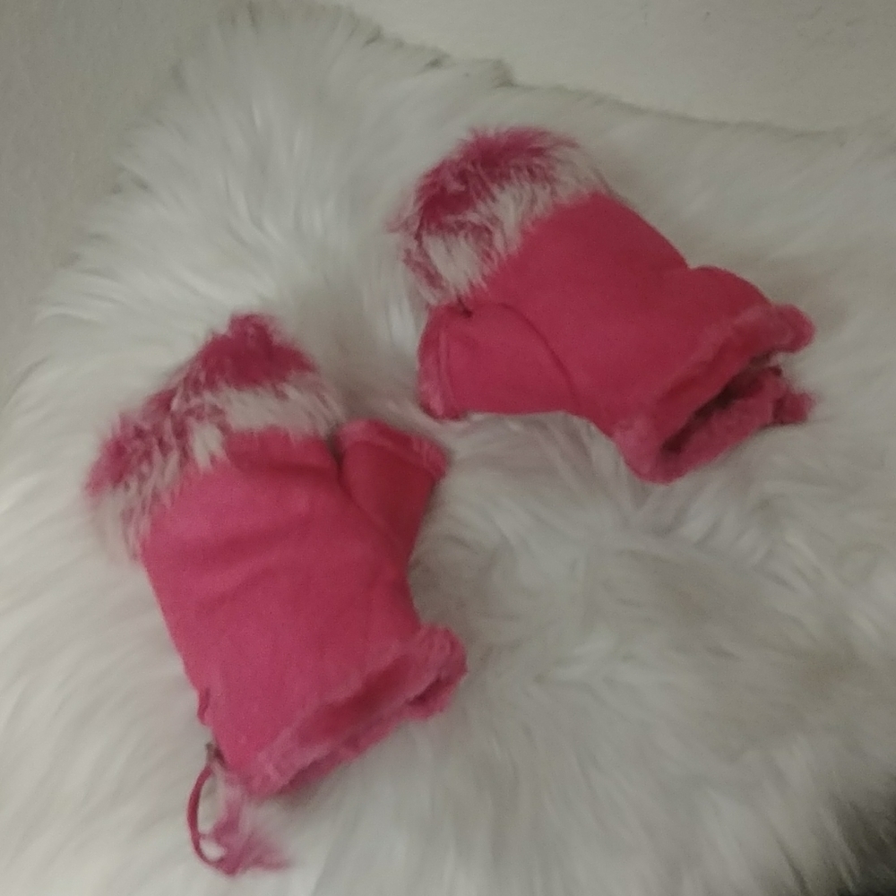 Hot Pink Faux Fur Fleece Fingerless Gloves - Picture 7 of 15